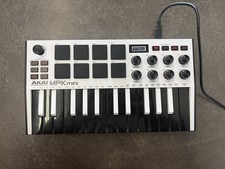 AKAI MPK MK III LIMITED EDITION WHITE 25-KEY KEYBOARD CONTROLLER