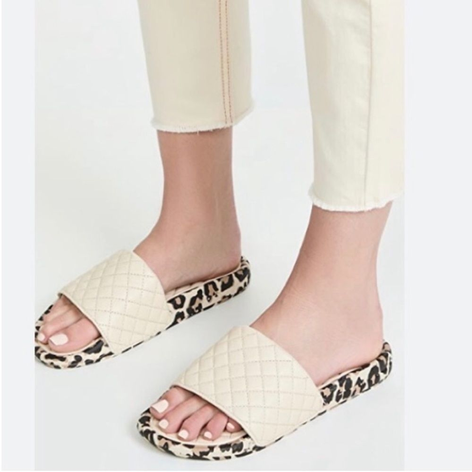 APL Lusso Slide pelle di pecora trapuntata 10 in pergamena leopardo