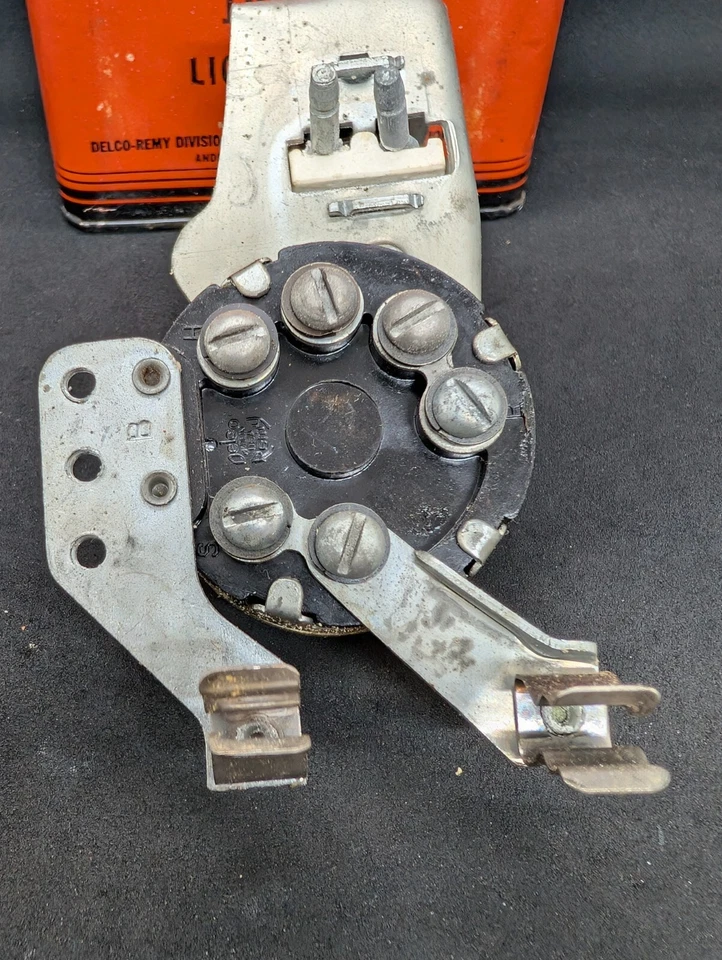 Nuevo de Lote Antiguo 1941 1942 1946 1947 Chevrolet Master Fleetline Interruptor Faro 1994022 Foto 3 de 4