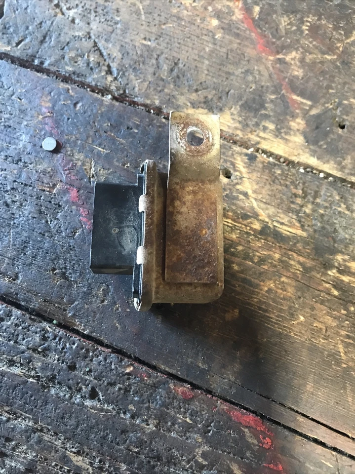 1989-1993 1ST GEN DODGE RAM CUMMINS STARTER RELAY - Image 4 of 4