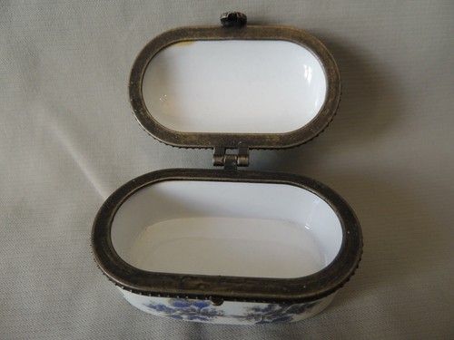 Collectible Imperialt Limoges mini fine porcelain golg- hand painted - Picture 8 of 9