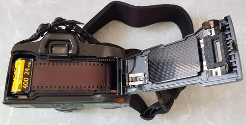 Vintage MINOLTA MAXXUM 300si 35mm Film Camera with 35-70mm Zoom Lens + Bag - Picture 9 of 11