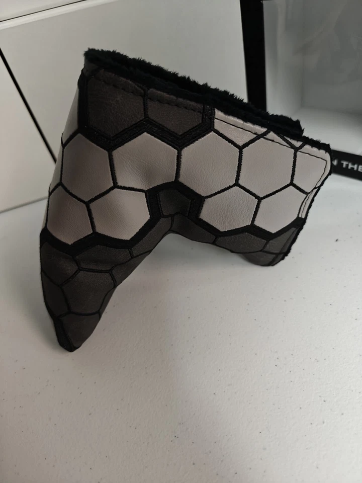 New Bettinardi Tour Issue SS8 25th Anniversary putter headcover T Hive 35 inch - Image 4 of 4