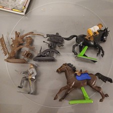 Britains deetail horses, scenes, foot soldier