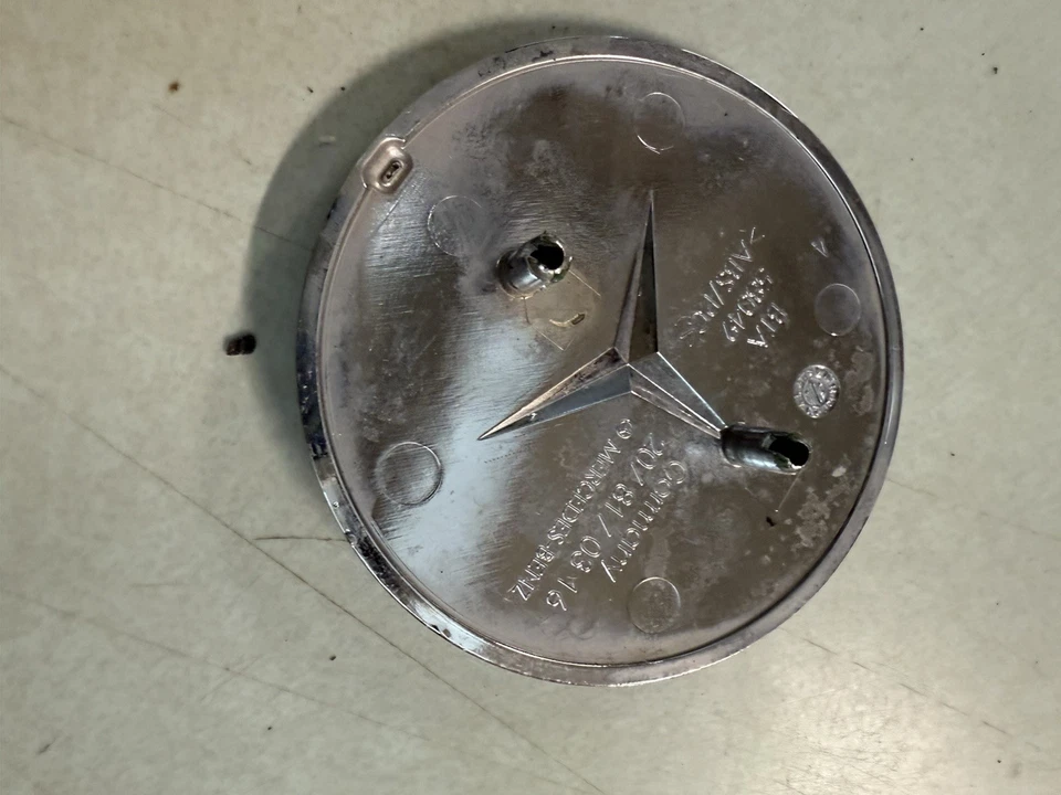 Tapacubos central de rueda emblema Mercedes-Benz V8 de colección insignia estrella 1980 coleccionable Foto 2 de 2