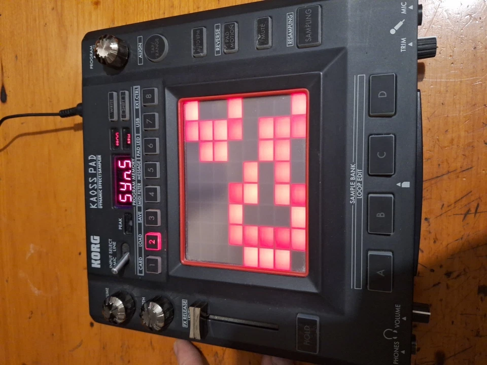 Korg Kaoss Pad KP3 Effektgerät Sampler mit Netzteil und Speicherkarte - Bild 4 von 4