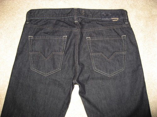Nuevo con etiquetas Diesel Larkee 0088Z Regular Pierna Recta Jeans Talla 31 X 34 Enjuague Índigo NUEVO - Imagen 6 de 20
