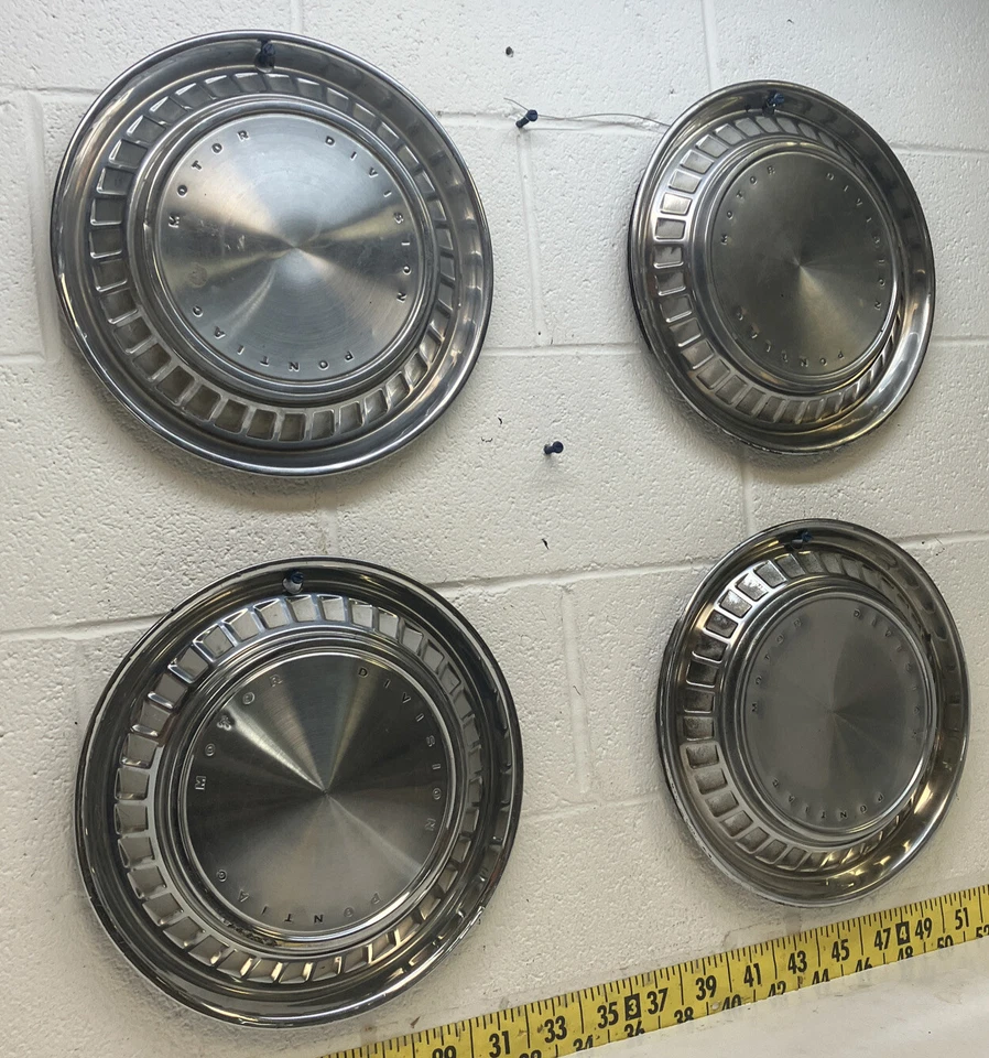 Juego de 4 tapacubos usados OEM GM de 14" Pontiac Bonneville/Catalina/Safari (5430) Foto 2 de 4