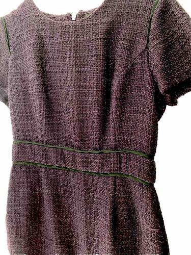 Kurzes lilafarbenes Wollkleid mit glänzendem Faden - Bild 4 von 11