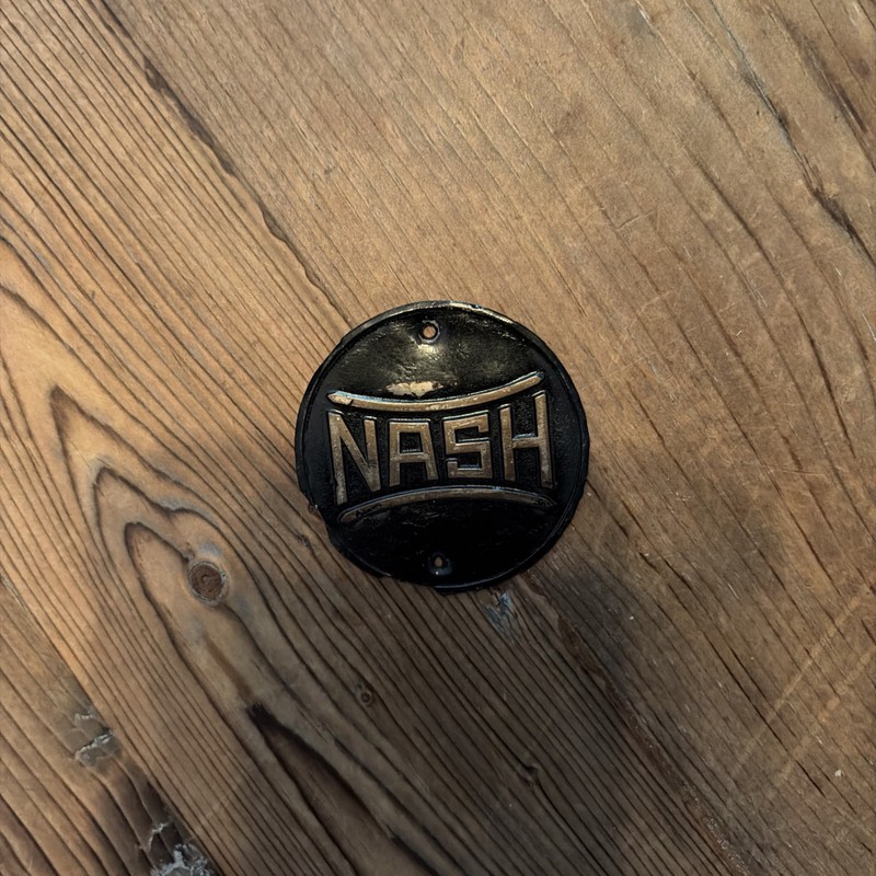 Original 1926 1927 Nash Light Six spare wheel bracket emblem - Vintage