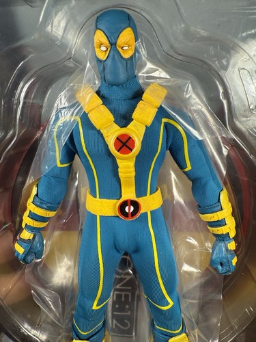 Mezco One 12 Deadpool X-Men Blue Yellow 2017 SDCC Exclusive 6” Action Figure - Picture 4 of 8