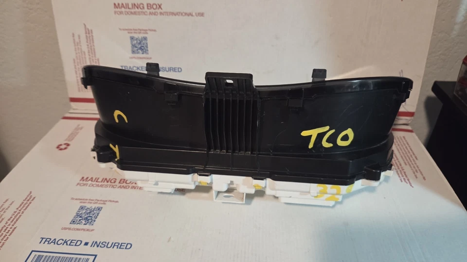 2022 Toyota Sienna Speedo Head Cluster Speedometer 83800-08D10 2021 2023 68400K - Image 3 of 4