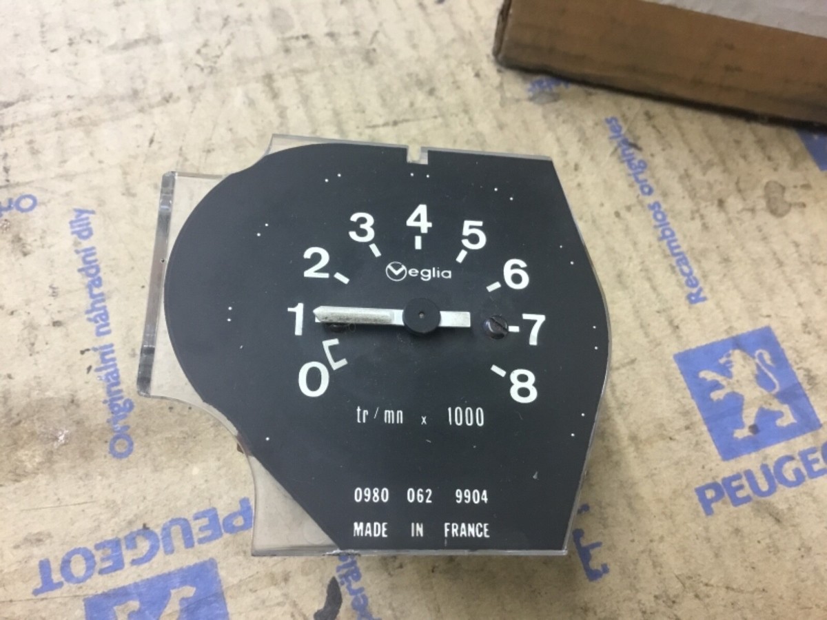 キャビネット2/2 PEUGEOT 104 Zs REV COUNTER REV INSTRUMENT DASH veglia 611960