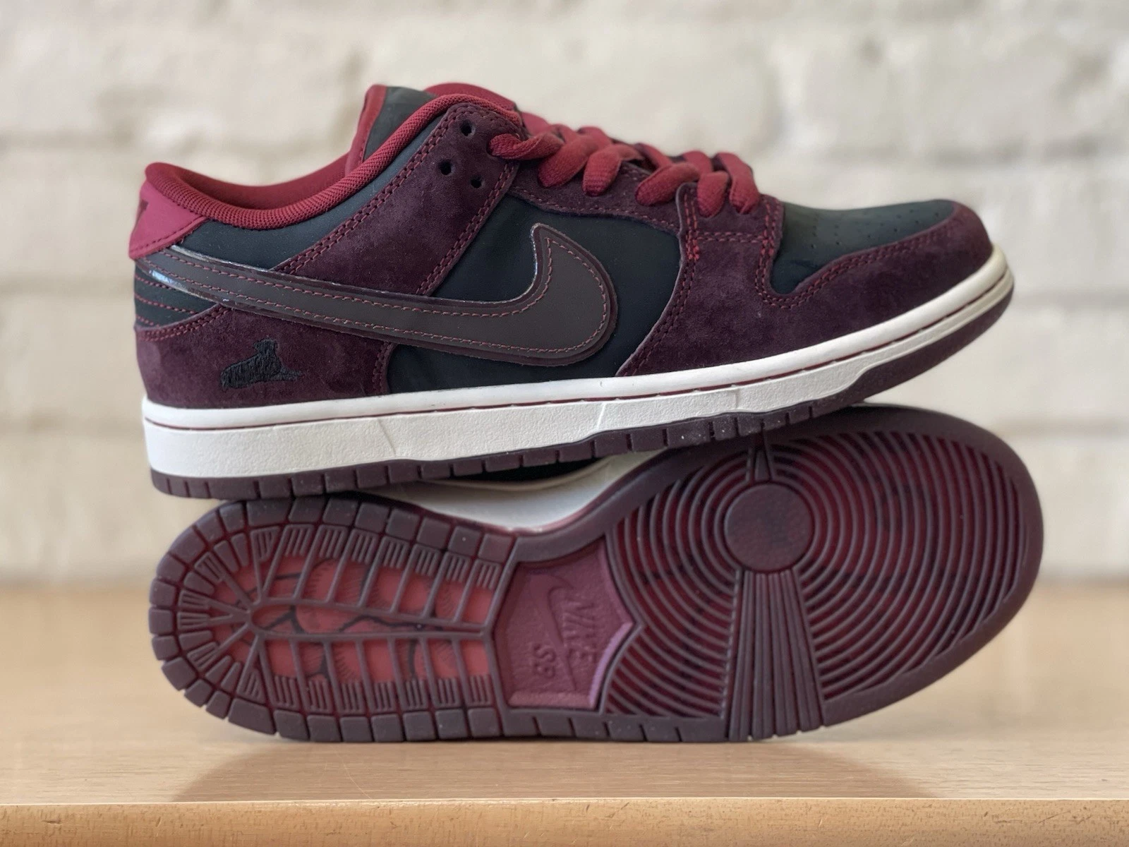 OFF WHITE X NIKE Nike SB Dunk Low x Riot Skateshop mogano barbabietola uomo 7 donna 8 5 FZ1289 200