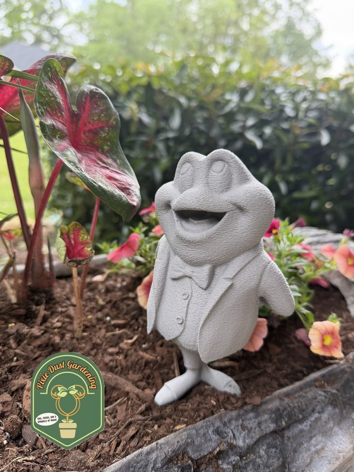 Toad Props Mr. Toad Garden Statue - Flower Decor Festival Wind Willows Haunted ...