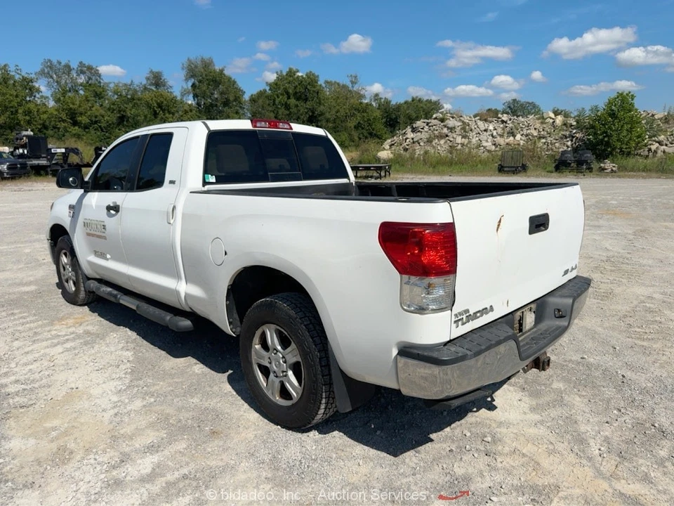 2011 Toyota Tundra  - Image 3 of 4