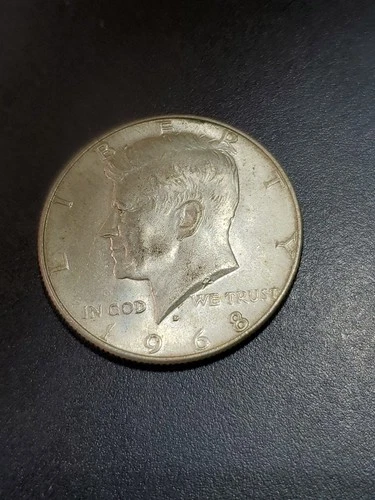 1968-D 50C Kennedy Half Dollar 40 % Silver Au