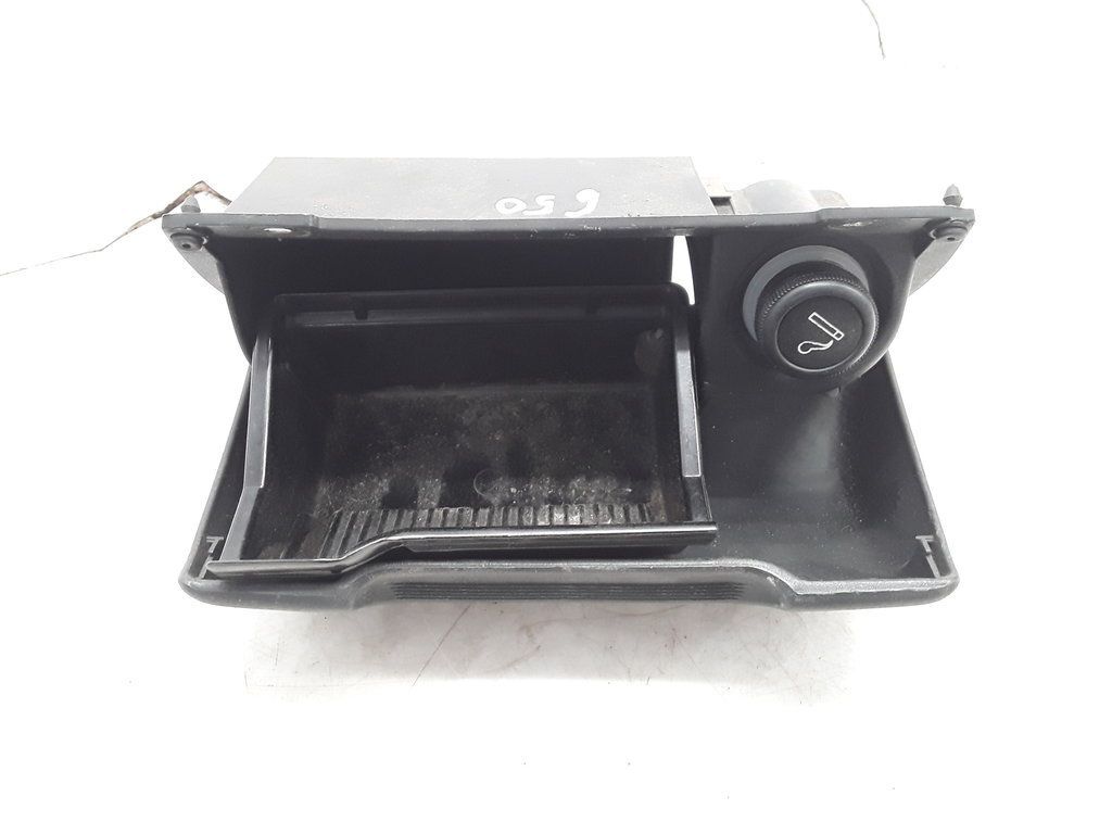 Opel Corsa B 1.4i 44kW Petrol 1995 Front Dashboard panel ashtray
