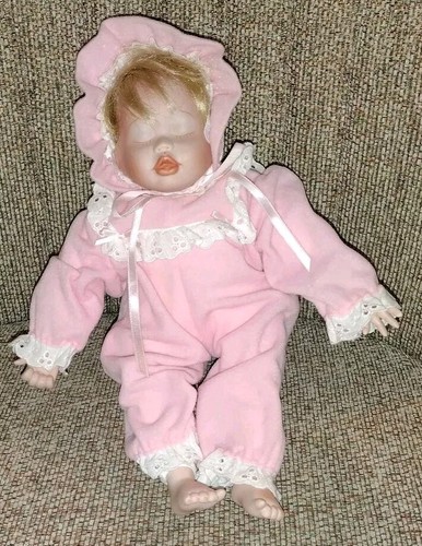VTG. ELIZABETH'S HOMECOMING BABYDOLL 1989 Porcelain/ Cloth- Kathy Hippensteel (A - Picture 14 of 17