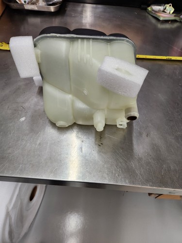 Rein Automotive W/C 140 coolant reservoir 140 500 17 49 with level sensor/cap - Picture 3 of 6