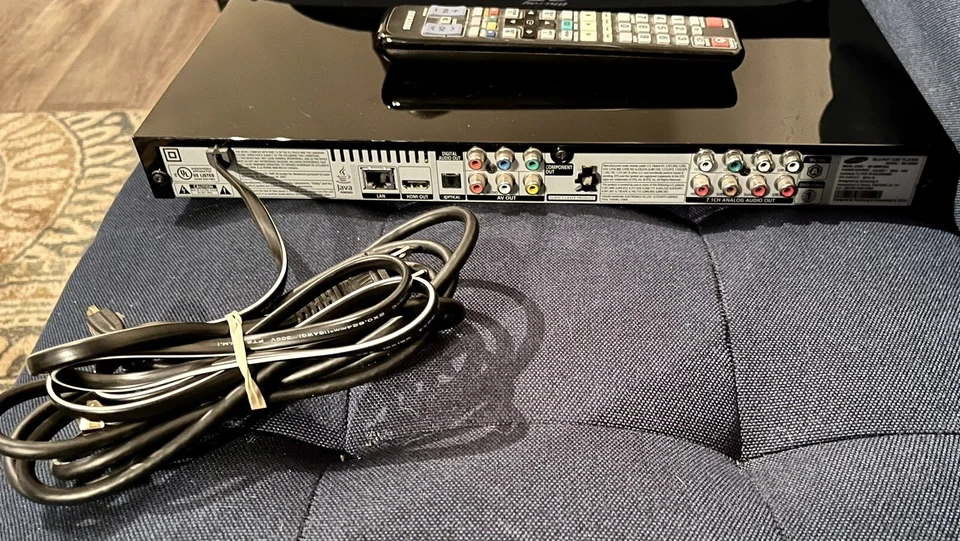 Samsung BD-C6800 1080p 3D Blu-ray Disc Player - With Remote - Image 2 of 3