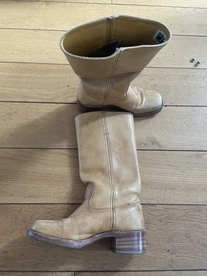 Campus Banana Frye Boots - Photo 1/4