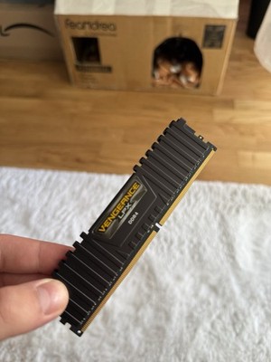 1x 8GB Corsair Veangance LPX DDR4 DRAM 2666 MHz C16