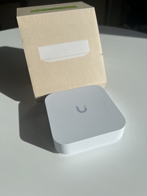 Ubiquiti UniFi Next-Gen Gateway Lite Router (UXG Lite)