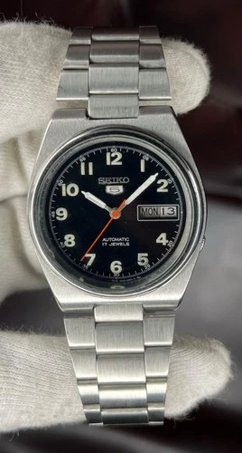 Vintage Seiko 5 Automatic 7009 Movement Day/Date Men's Watch Black Dail