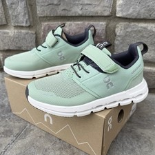 On Cloud Play, Sage White, Kids 2.5 New In The Box 