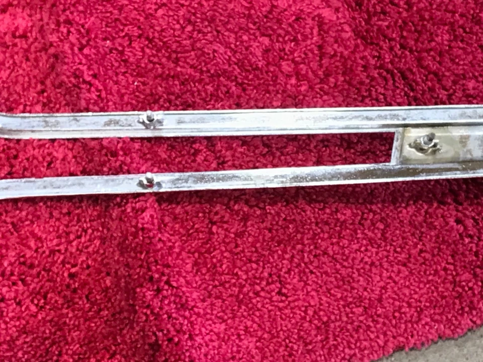 Chrysler 300 1965 rejilla central bisel cromado no. 2524236 Foto 4 de 4