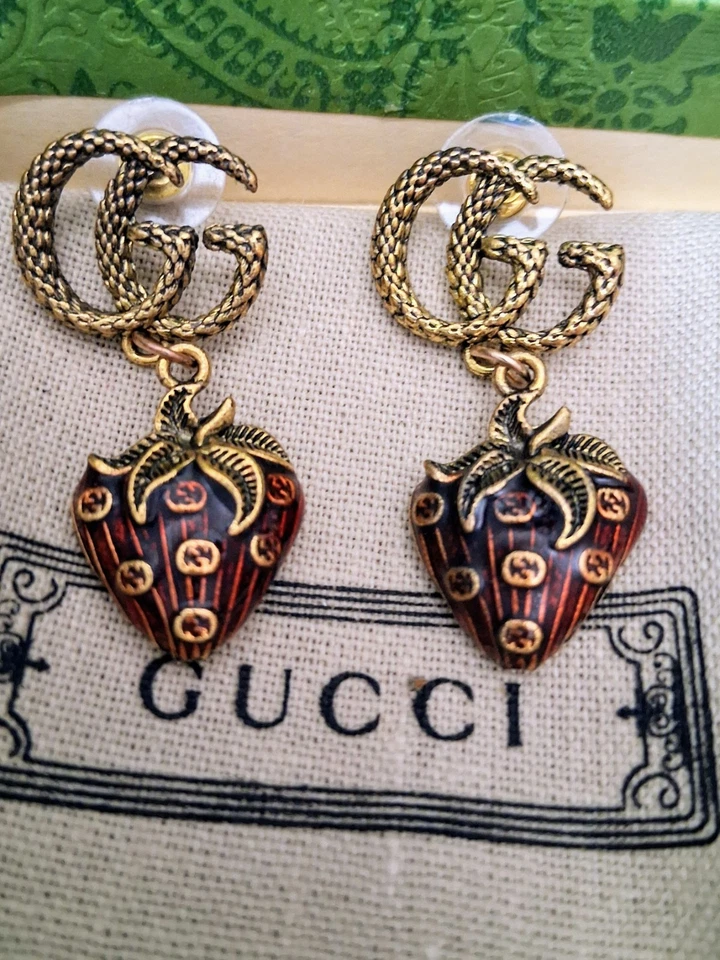 100% GUCCI Pendientes Caja y Plumero Fresa 🍓 Foto 2 de 4