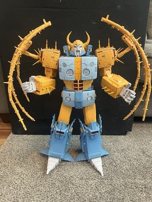 Cell Studio Unicron Cybertron - Brand New