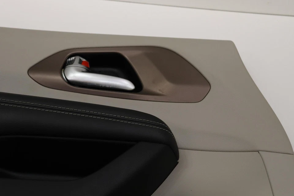 2020 CHRYSLER VOYAGER FRONT LEFT SIDE DOOR TRIM COVER PANEL OEM GRAY_PAU - Image 2 of 4