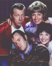 LAVERNE & SHIRLEY TV CAST - PHOTOGRAPH SIGNED WITH CO-SIGNERS