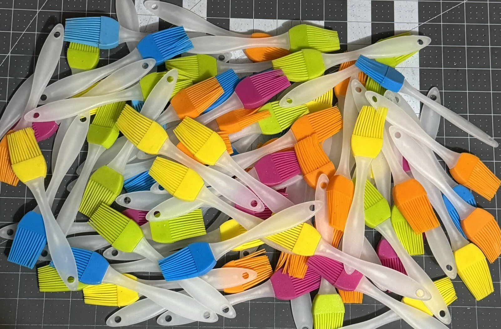 NEW! Lot Of 100+ Silicone Bread/BBQ/Pastry Baking Basting Brush Cooking Tools
Opens in a new window