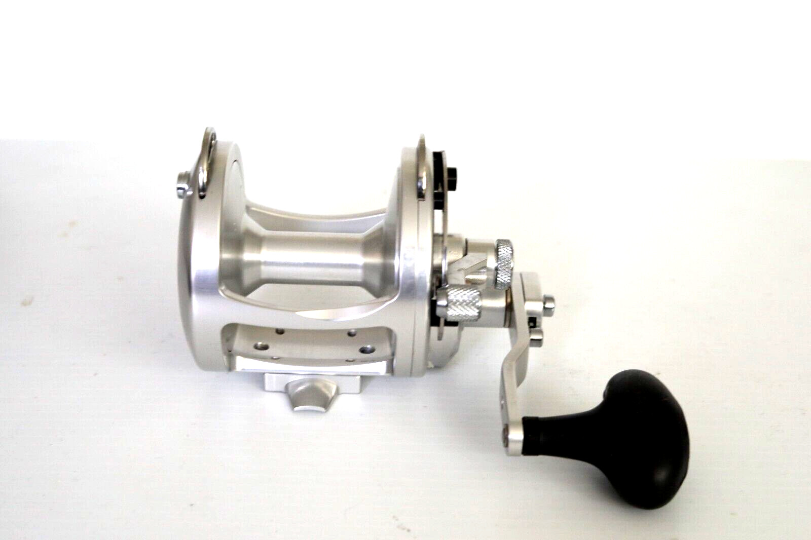 Avet HXW5/2 Two-Speed Lever Drag Reel HXW 5/2 - Right Handed - SILVER - NEW