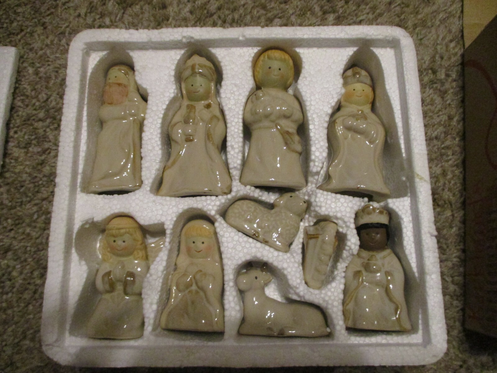 KIRKLAND'S POTTERS GARDEN WONDERFUL NATIVITY SET WITH BASE IN ORIGINAL