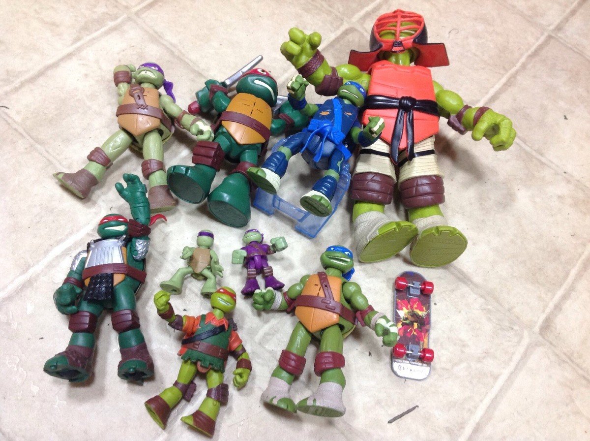 Ninja Turtle Action Figure Skate Board Pre Owned