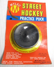 SEALED MOC STREET HOCKEY PRACTICE PUCK 3" NOVELTY DIME STORE TOY MYLEC UNPUNCHED
