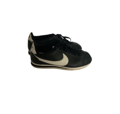 Nike Cortez Basic Leather Black White Mens Size 8.5 preowned
