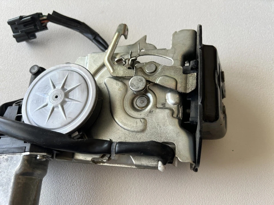 2013 - 2019 FORD EXPLORER TAILGATE LIFTGATE POWER MOTOR LOCK LATCH ACTUATOR OEM - Imagem 3 de 4