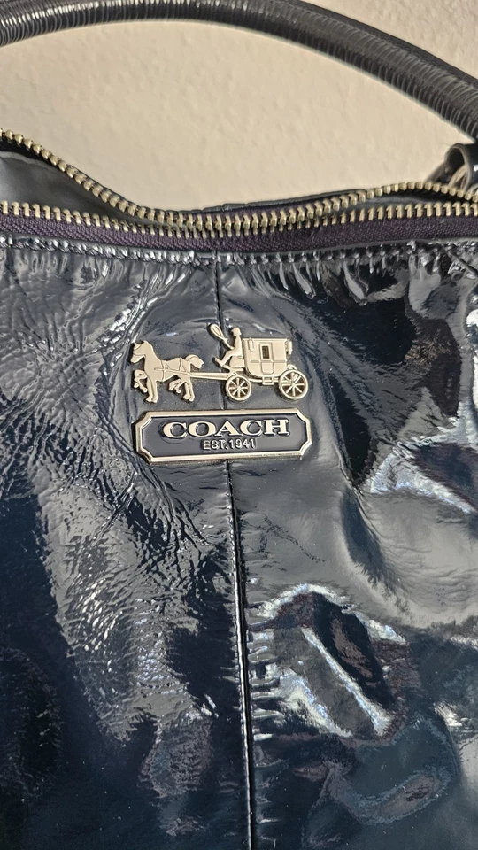 Bolsa satchel Coach H1026-15915 Madison Sophia azul marinho couro envernizado - Imagem 2 de 4