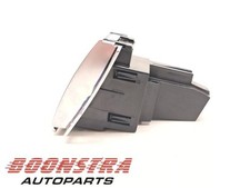 Uhr VW Passat B7 Variant 365 3AA919204A P19516219