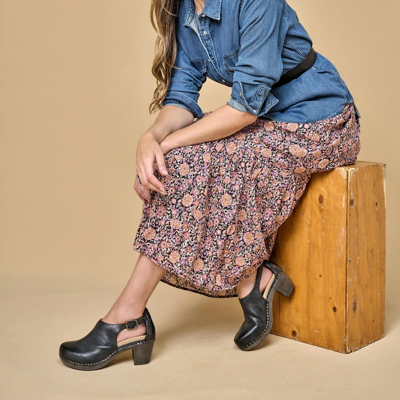 🧡*NIB* Dansko Sassy Leather Black Milled Burnished Clog Women's EU 38 US 7.5-8