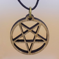 Pentagramma invertito in legno e collana con cordino nero Simbolo del...