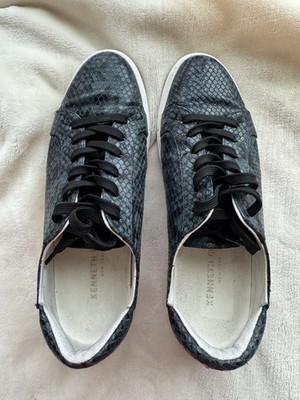 Kenneth Cole Kam Snakeskin Print Sneakers Women s 6.5M Navy Black Low Top