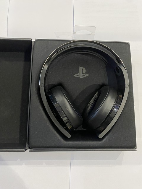 Sony PlayStation 4 Platinum Wireless 