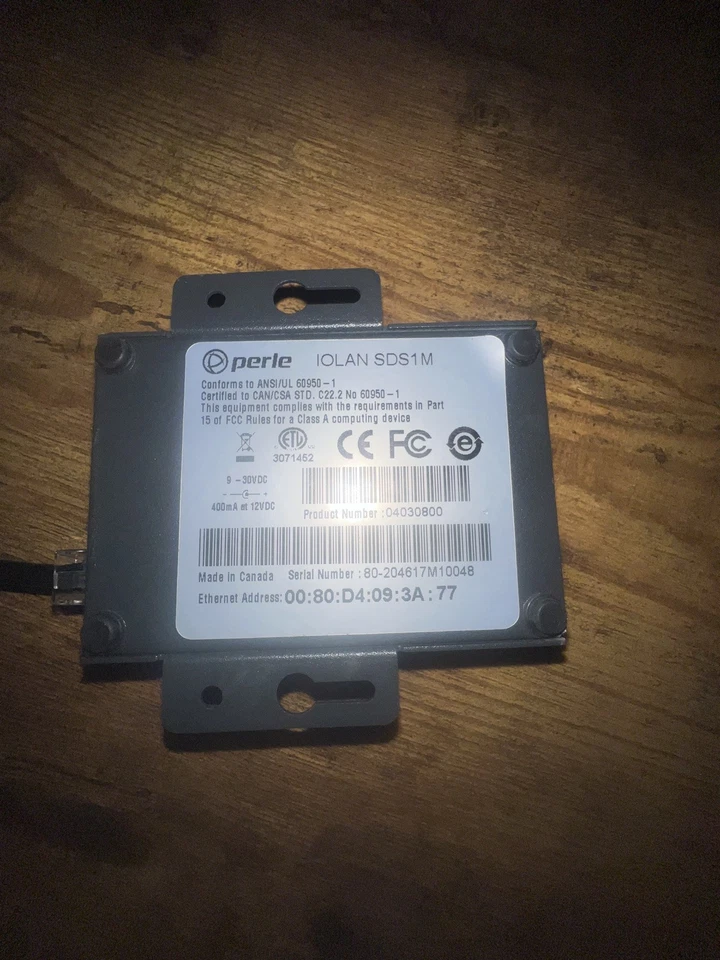Servidor de dispositivos seguros Perle IOLAN SDS1 M / 12 V CC / USADO / LIMPIO Foto 2 de 4