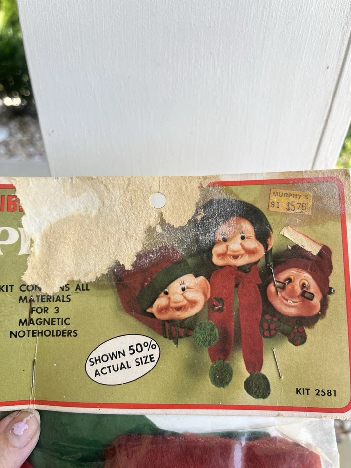 Vintage Fibre Craft Christmas Pixies Magnetic Noteholders Kit 2581 Unopened - Image 3 of 4